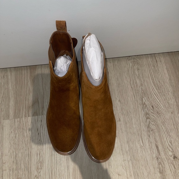 RALPH LAUREN
LAUREN SUEDE CORINNE CHELSEA BOOTIES - Picture 7 of 8